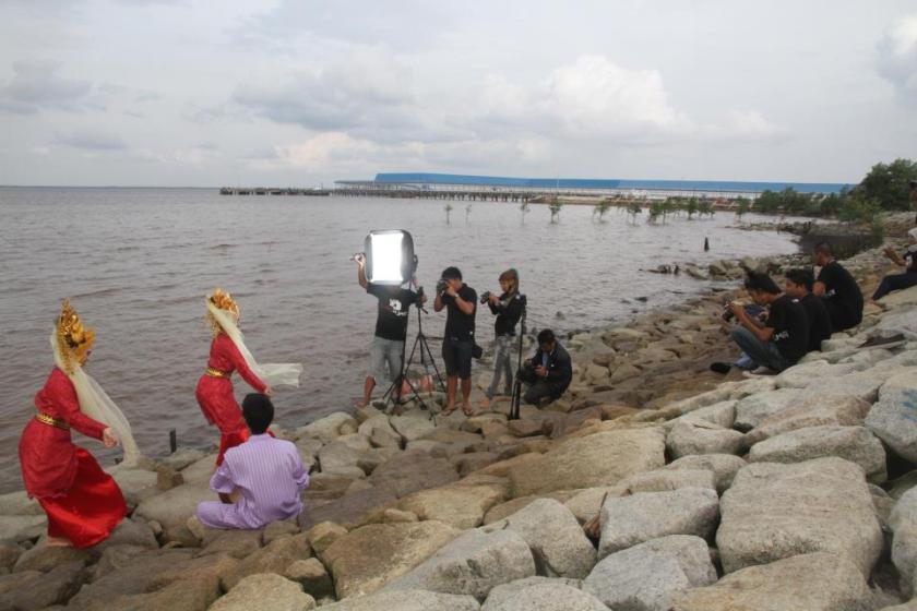 196760_438764266179270_675238709_n